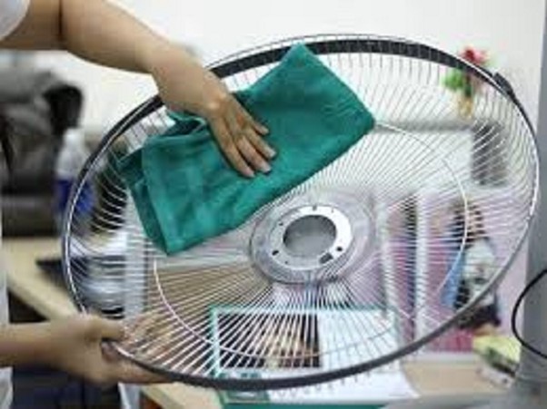 Use a clean cloth to clean the fan cage