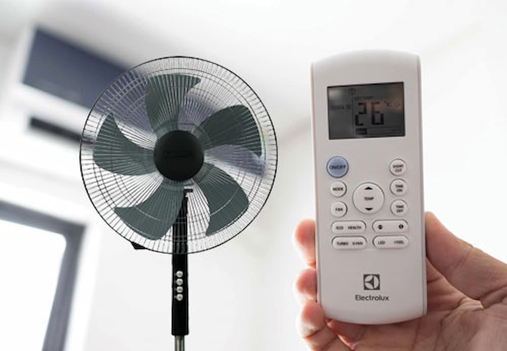 COMPARISON THE DIFFERENCE BETWEEN FAN AND AIR CONDITIONER